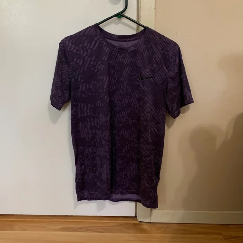 Nike men’s athletic shirt